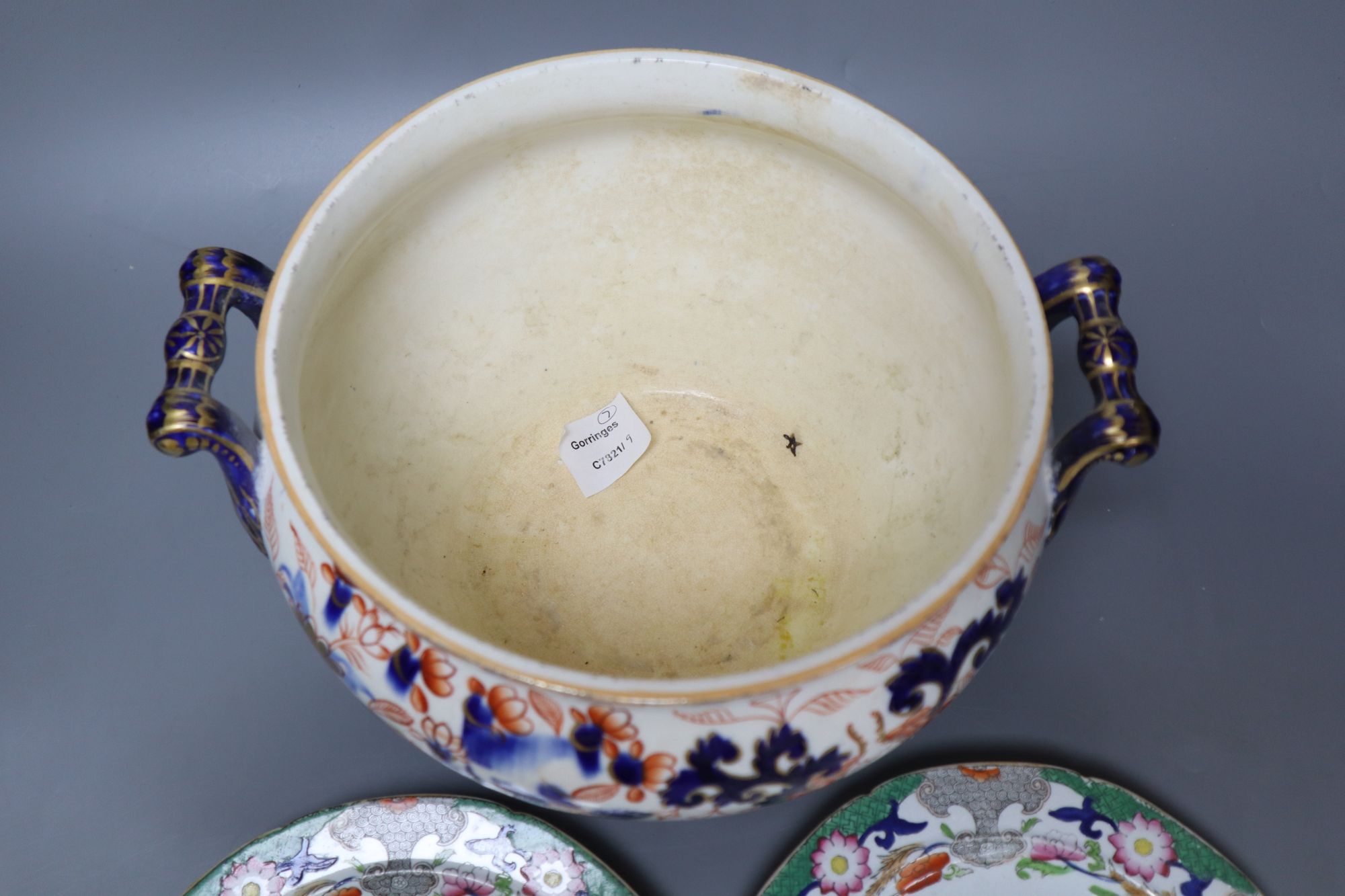 A set of six early 19th century Masons Ironstone dessert dishes and an ironstone tureen base (7)